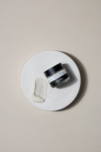 Lataa kuva Galleria-katseluun, Less is More: Smoothing Facial Peeling KUORINTAVOIDE, 50ml
